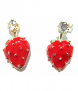 Boucles d'oreilles fraises sur montures dorées et strass