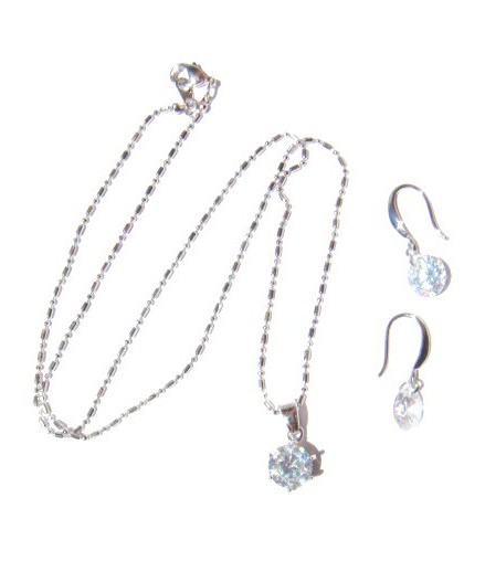 Pendentif strass sur chaine et boucles d'oreilles strass, très bel éclat