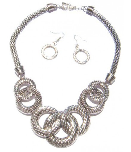 Collier et boucles d'oreilles effet lézard