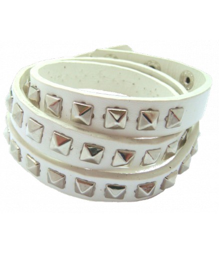 Bracelet blanc 3 tours style cuir et clous